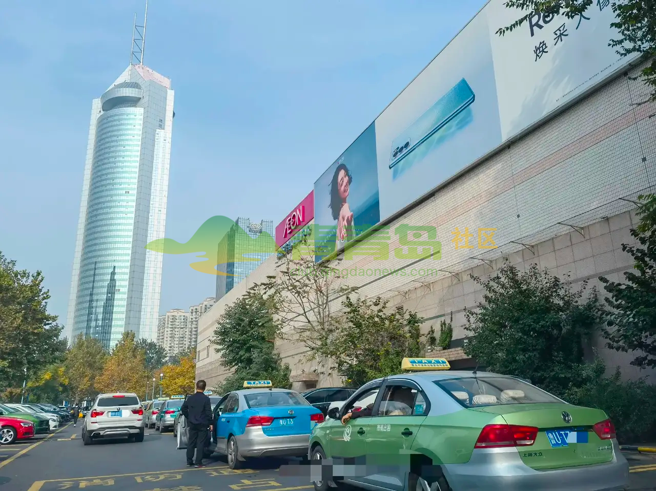 东部佳世客出租车都排到门口了,出租车的活太难干?-青青岛社区